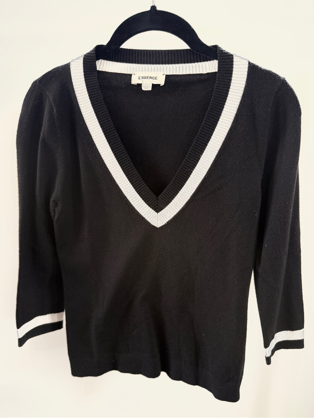 L'AGENCE Black & White V-Neck Knit Sweater | Size Small